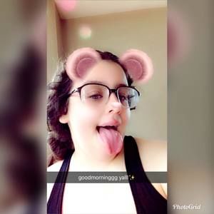 Meet your Posher, Larissa